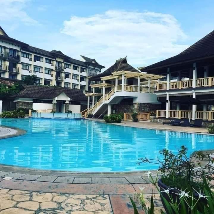 Cozy 2Br With Free Pool Beside Sm City Mall Davao Exterior photo