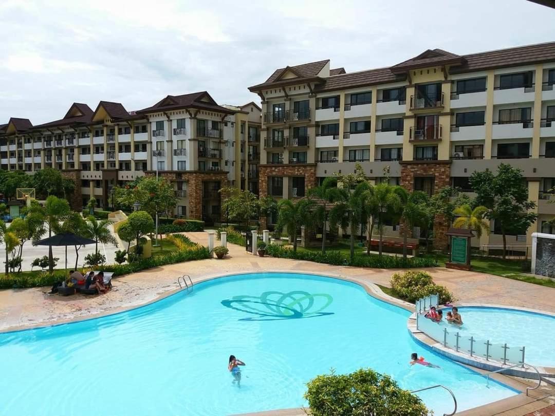 Cozy 2Br With Free Pool Beside Sm City Mall Davao Exterior photo