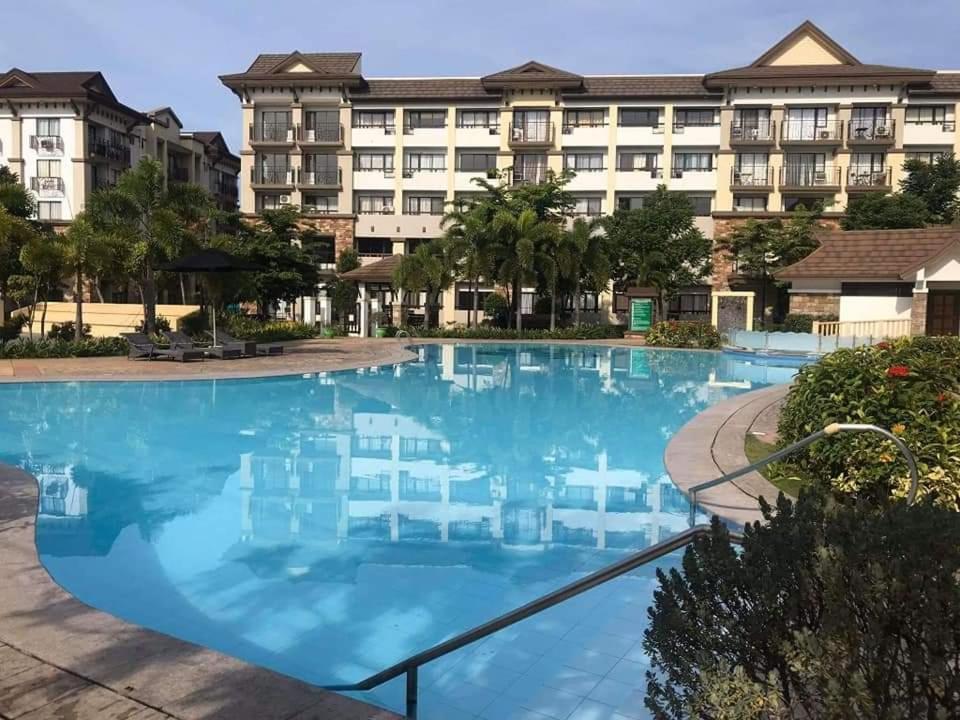 Cozy 2Br With Free Pool Beside Sm City Mall Davao Exterior photo