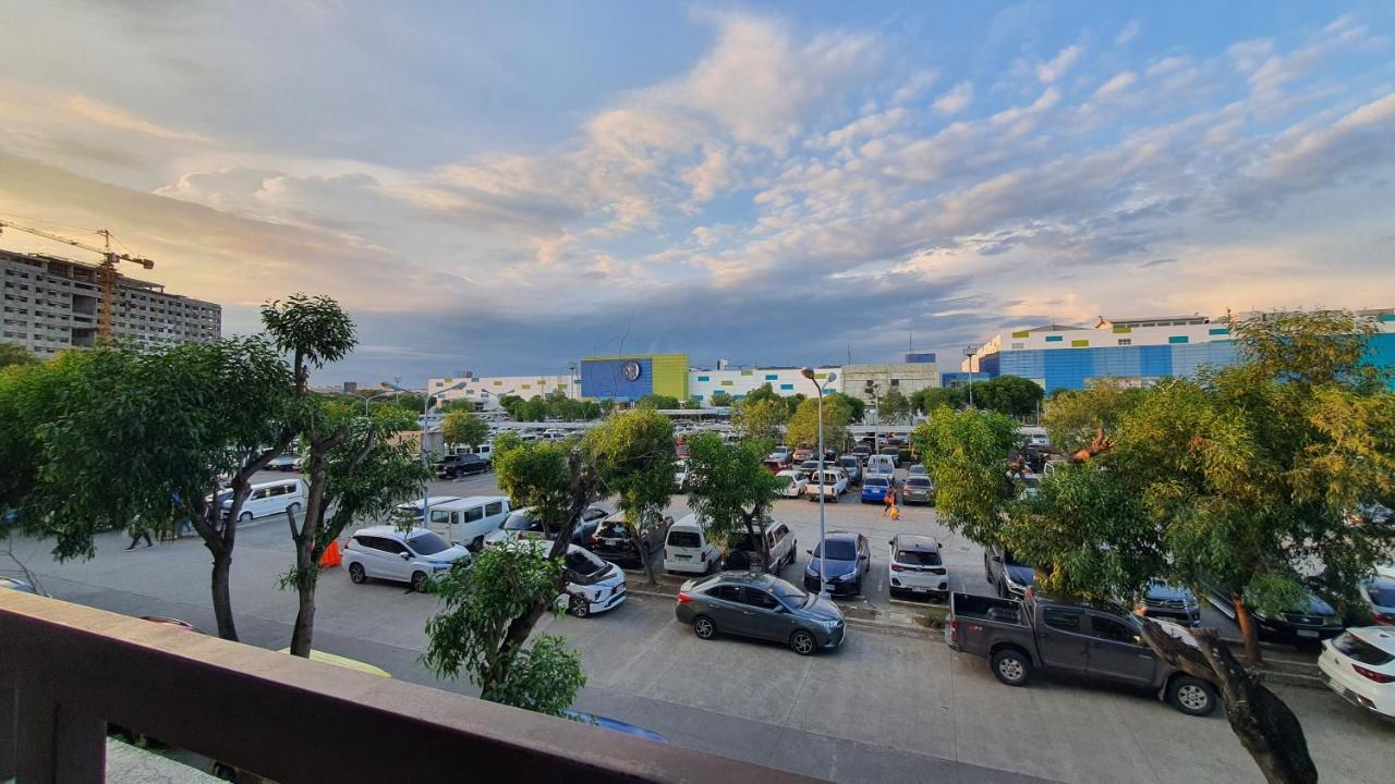 Cozy 2Br With Free Pool Beside Sm City Mall Davao Exterior photo