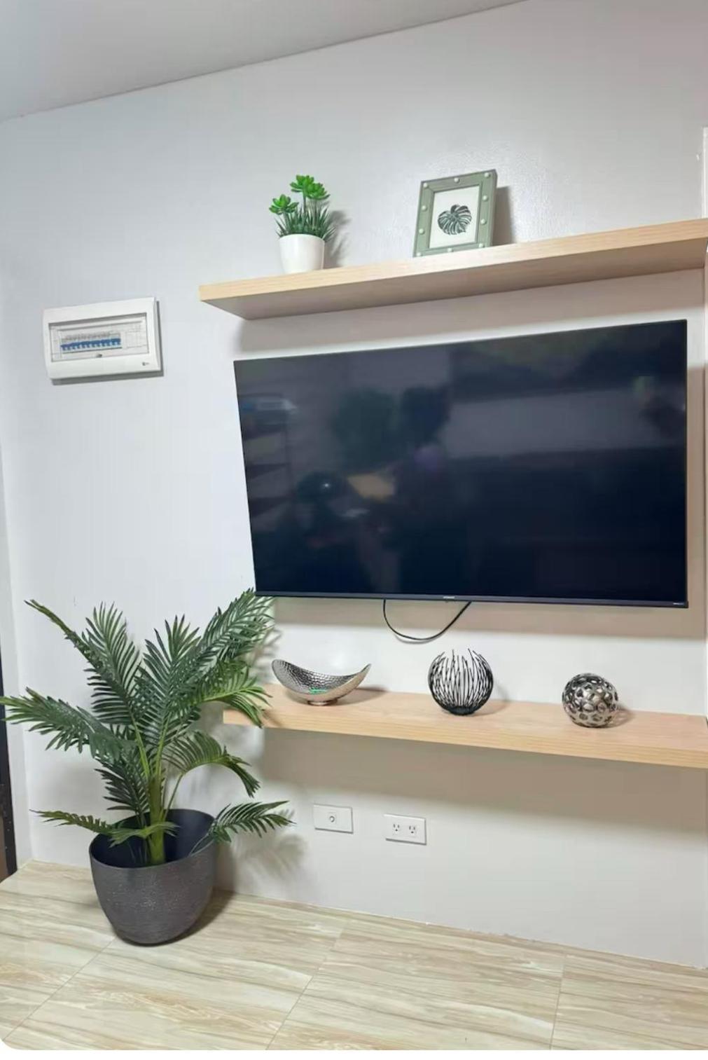 Cozy 2Br With Free Pool Beside Sm City Mall Davao Exterior photo